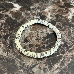 Elegant Black and Cream Beaded Bracelet